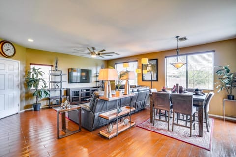 Tucson Getaway 7 Mi to Saguaro National Park! House in Casas Adobes