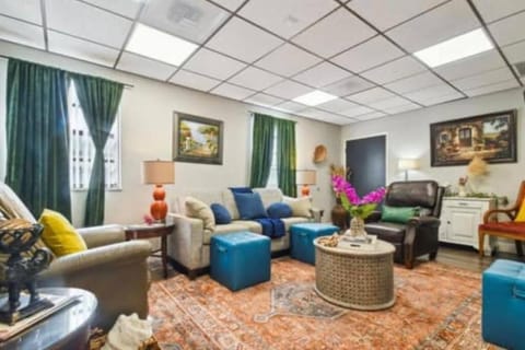 TV and multimedia, Seating area