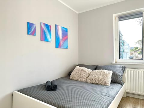 Bed, Photo of the whole room, internet