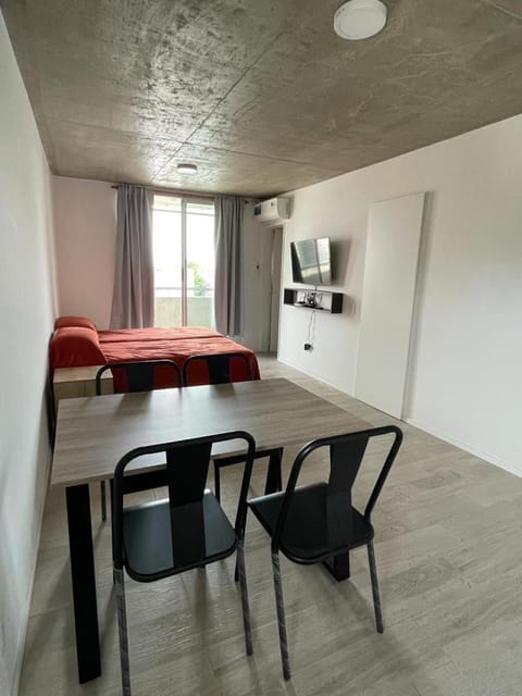 TV and multimedia, Kitchen or kitchenette, Dining area, Evening entertainment