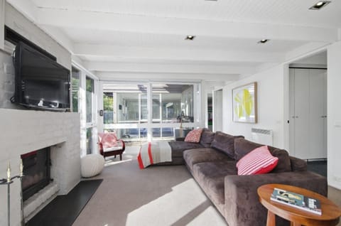 TV and multimedia, Living room, Seating area, Evening entertainment