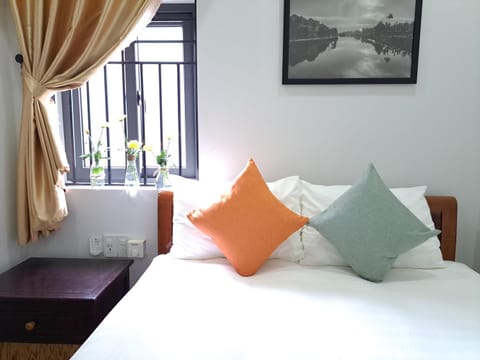 Bed, Living room