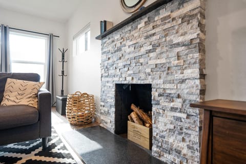 Big House Mins To DT Big Groups Well Stocked House in Spokane