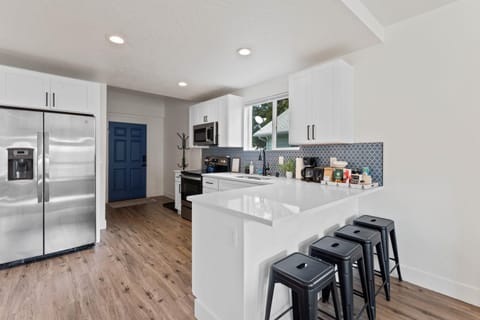 Big House Mins To DT Big Groups Well Stocked House in Spokane