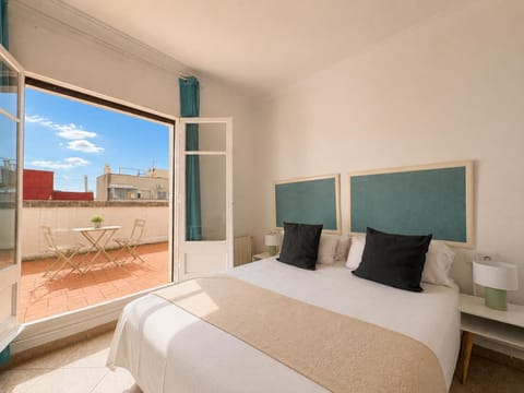 Bed, View (from property/room), Balcony/Terrace, Photo of the whole room, Bedroom