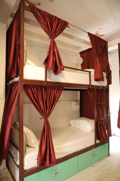 Bed, bunk bed