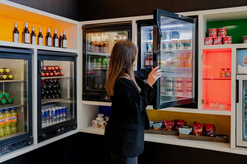 On-site shops, Food, Supermarket/grocery shop, Drinks