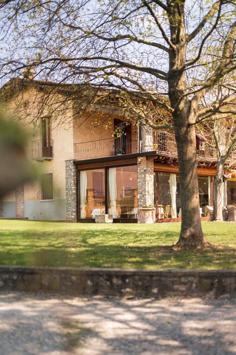 Property building, Spring, Day, Natural landscape, Garden, Garden view