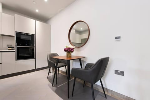 Central Reading Designer Studio CHRL F15 Apartment in Reading