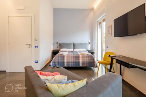 TV and multimedia, Photo of the whole room, Bedroom