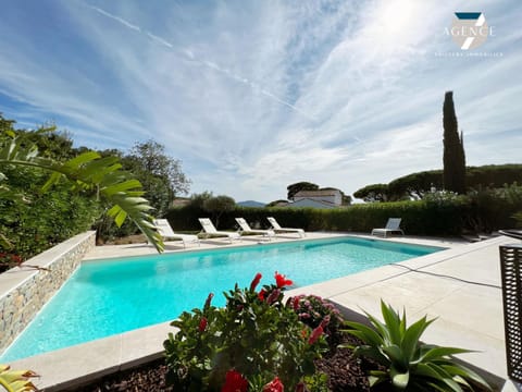 Garden, Pool view, Swimming pool, sunbed