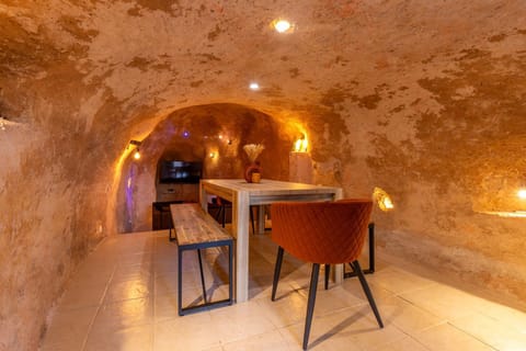 « La Grrr'Authentique » - Maison Troglodyte Unique House in Amboise