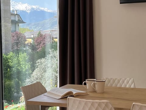 Bernina Suites - 3 mins walk to Bernina Express Apartment in Province of Brescia