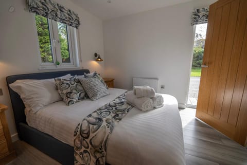 Olverstone Lodge, a beautiful Cornish lodge with wood burner & garden Apartment in Saint Austell