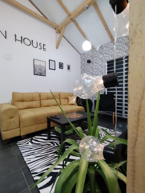 MERLIN KUĆa House in Serbia