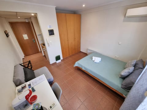 Bed, Photo of the whole room, Seating area, Bedroom, towels, wardrobe