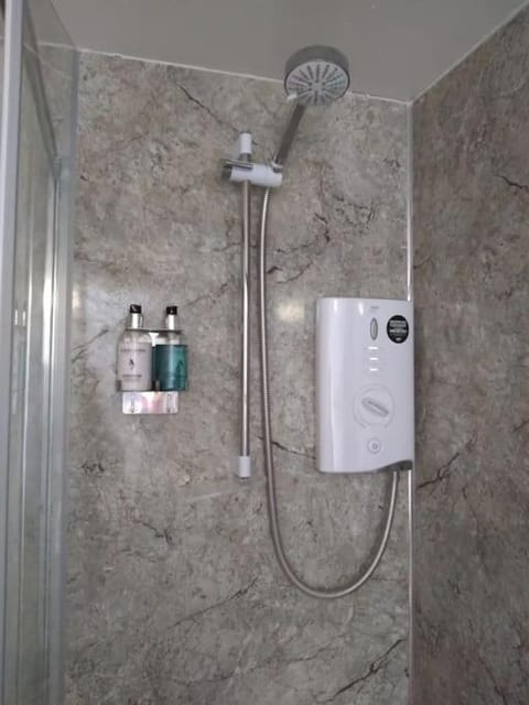 Super Spacious Country house pet/party friendly. House in England