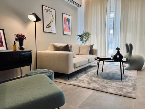 Living room, Seating area, air conditioner