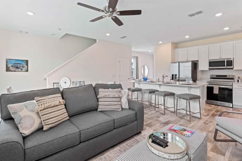 2959 Castaway Lane House in Bay Lake