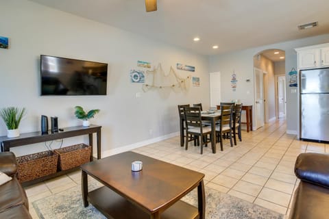 South Padre Island Condo with Shared Outdoor Pool! Apartment in South Padre Island