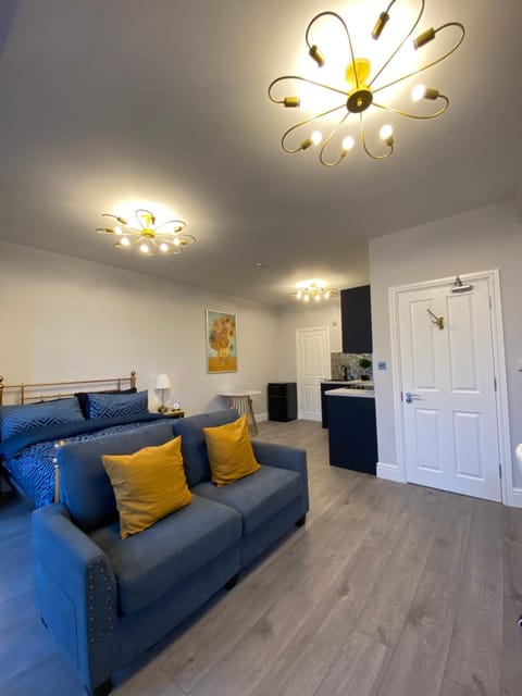 TV and multimedia, Seating area