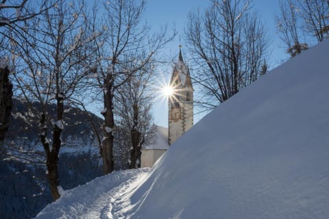 Nearby landmark, Natural landscape