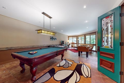 Room to Roam House in Warren