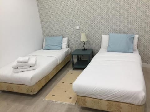 Amplio apto a 200m de Plaza de España, A/C WIFI Apartment in Centro