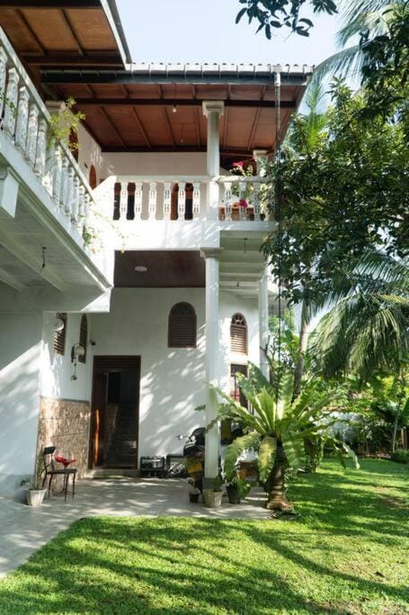 Property building, Garden, Balcony/Terrace