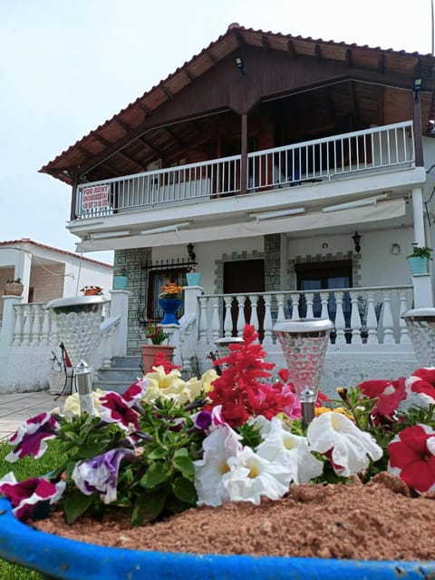 Property building, Garden, Garden view