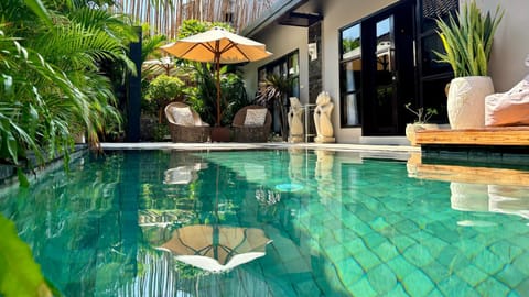 Natural landscape, Garden, Garden view, Swimming pool, sunbed