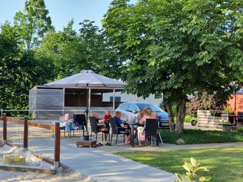 Garden, Balcony/Terrace, group of guests