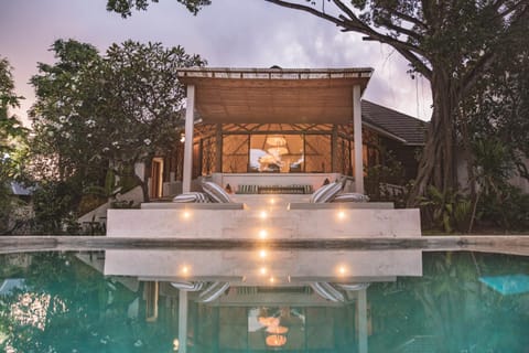 Patio, Garden, Swimming pool, sunbed