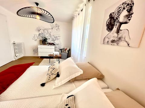 L ÂME VOYAGEUSE, Raffinée, 2-8 personnes, 15 min des plages House in Finistere