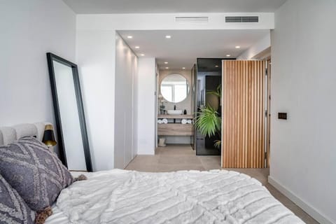 Stunning 3 bedroom Apt near golf and beach! RDR350 Apartment in Marbella