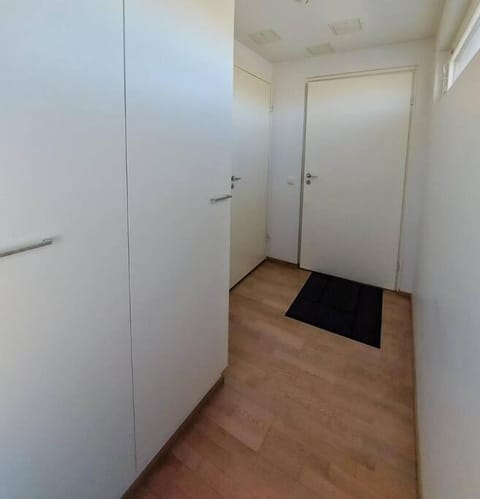 Kotimaailma - Valoisa kalustettu yksiö Espoossa Apartment in Uusimaa