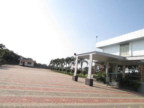 Property building, Facade/entrance, Parking