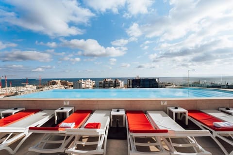 Day, View (from property/room), Pool view, Swimming pool, Swimming pool, sunbed