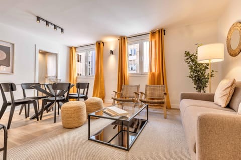 Communal lounge/ TV room, Living room