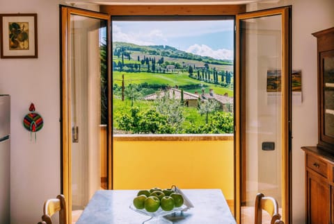 Dining area, Landmark view