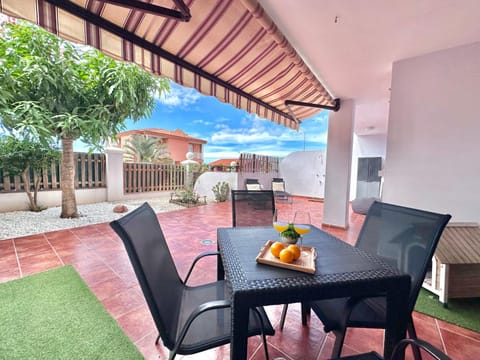 Patio, Day, Garden, Balcony/Terrace, Balcony/Terrace, Seating area, Dining area, Garden view, sunbed