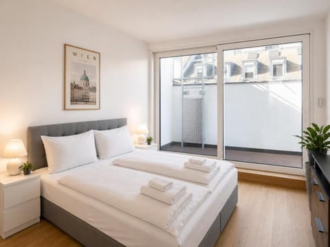 Bed, Balcony/Terrace, Bedroom, towels