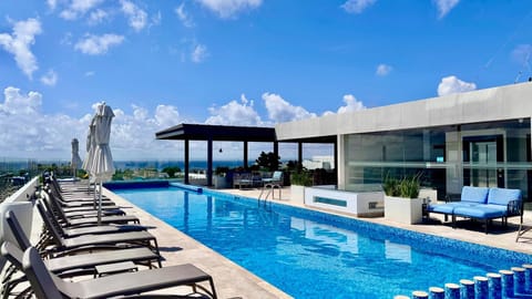 Pool view, Swimming pool, sunbed