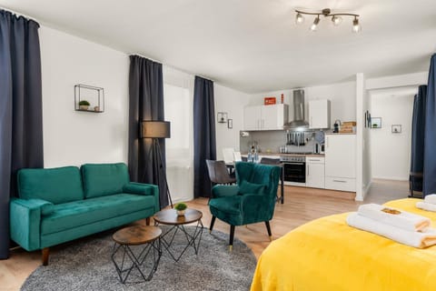 Kitchen or kitchenette, Living room, Photo of the whole room, Seating area, Dining area, Bedroom