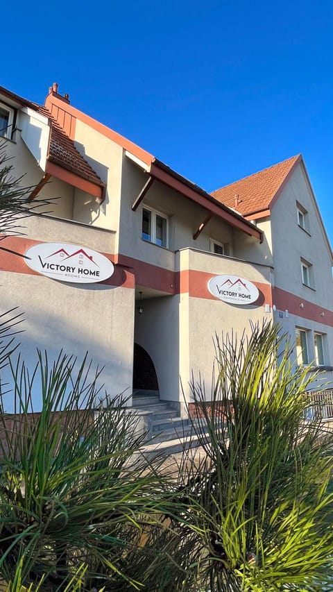 Property building, Day, Logo/Certificate/Sign