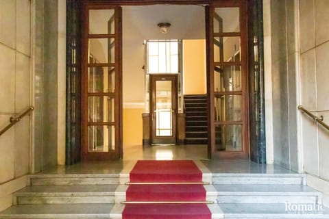 Property building, Facade/entrance, Property logo or sign