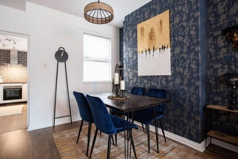 Luxurious 4-Bed Townhouse in the Heart of Belfast House in Belfast