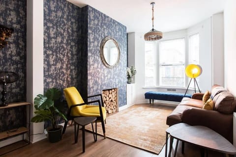 Luxurious 4-Bed Townhouse in the Heart of Belfast House in Belfast