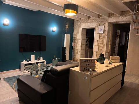 TV and multimedia, Living room, Seating area