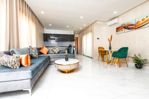 TV and multimedia, Living room, Seating area, air conditioner